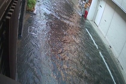 「道路が川で観光客来ない」京都駅から近い幹線道路が冠水…原因は水道管の“老朽化”か　地中に66年前に敷設