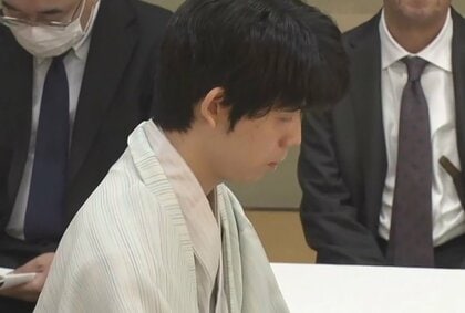 藤井聡太七冠　4連覇決めるか…「王位戦」第5局2日目始まる　午前のおやつは“季節のフルーツ”