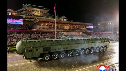 北朝鮮が軍事パレード開催　新型ICBM「火星20型」を初公開「最強の核戦略兵器」と紹介　アメリカへ“けん制”か