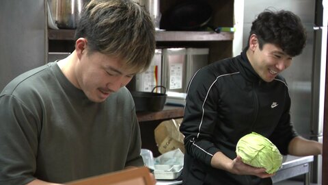 ピッチから厨房へ　ブラウブリッツ秋田で戦った2人が「とんかつ直輝」開業　元サッカー選手がプロキャリアの原点・秋田への“恩返し”胸に第二の挑戦