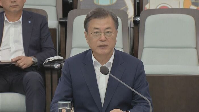 「日本とは違う道を進む」と宣言した文在寅大統領