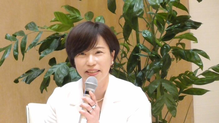 内閣府男女共同参画推進連携会議有識者議員・小安美和氏