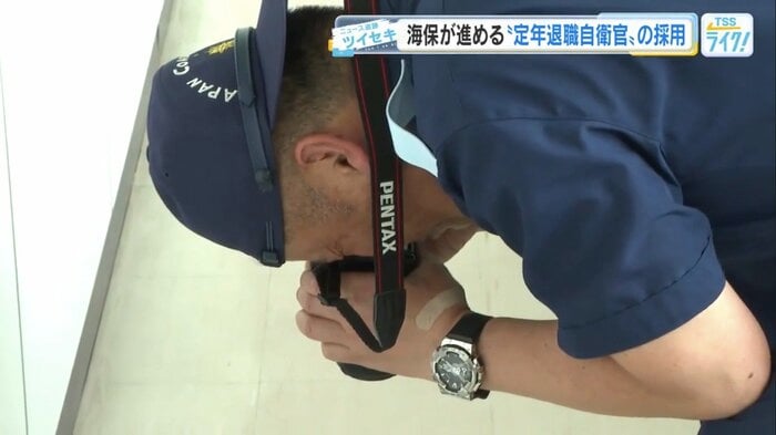 鑑識業務を学ぶ赤﨑研修生