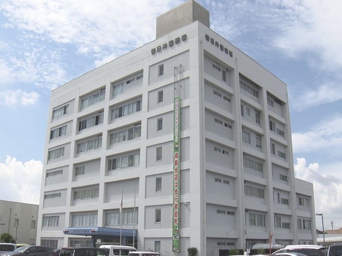 「ドンという爆発音がしたあと店から火が…」無人のバイク店で火災 店の一部や展示と販売用のバイク燃える