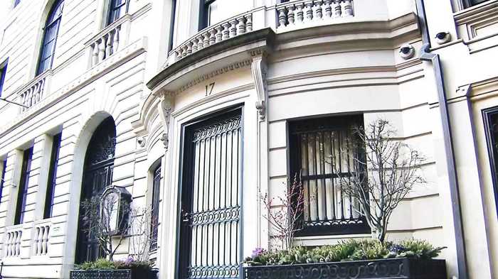 特大ソーダはNG!? 大統領を目指す“大富豪”の大豪邸に行ってみた