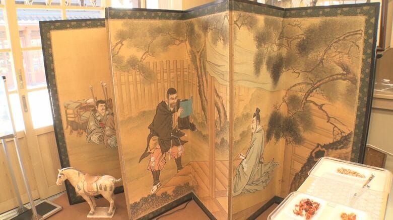 毎年恒例の”町屋の屏風まつり”始まる「家と屏風の全体を見てもらいたい」地元の人による解説も 新潟・村上市｜FNNプライムオンライン