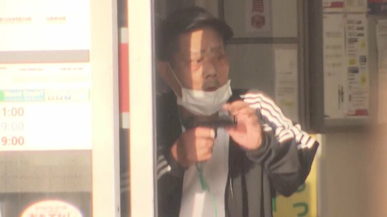 捜査員が現場に突入…86歳男を緊急逮捕　郵便局に“拳銃”のようなもの持ち立てこもった事件　“病院での発砲・自宅への放火”認める供述｜FNNプライムオンライン