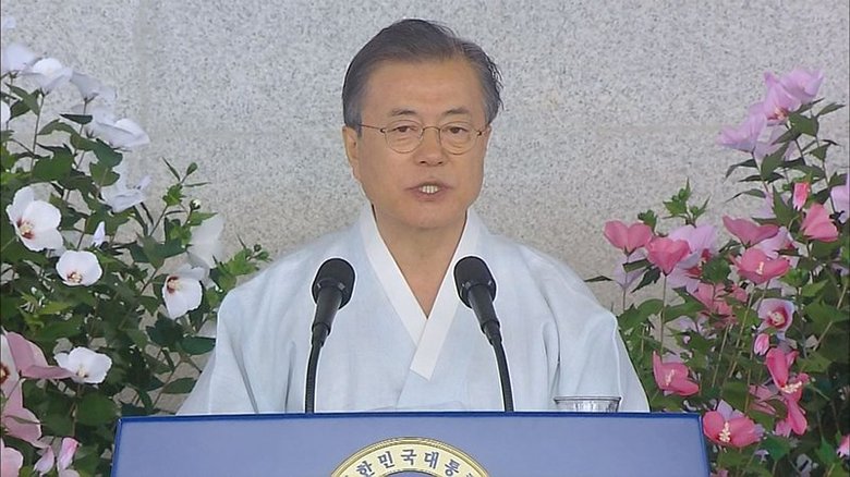 8月15日「光復節」の式典で演説する文在寅大統領