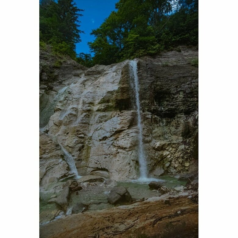 秋田県　川原毛大湯滝（2023年8月撮影）