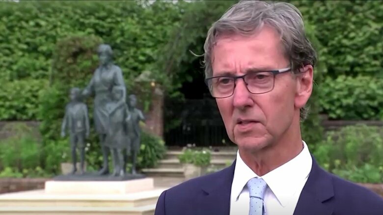 ダイアナ妃像を制作した彫刻家のイアン・ランク・ブロードリーさん