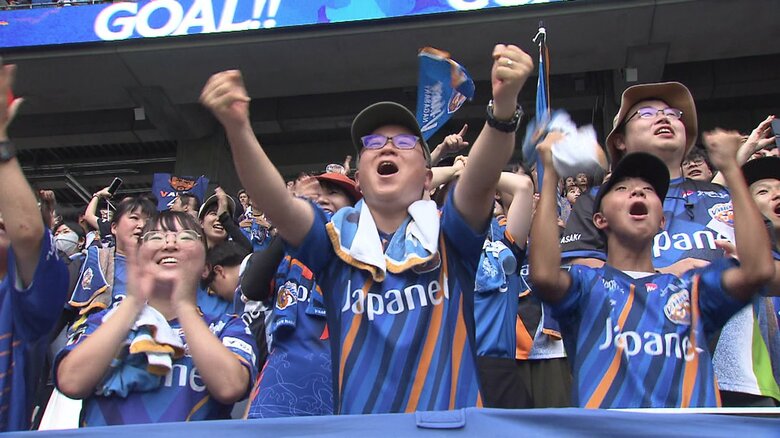 スタジアム初試合は1万人を超える観客が入った