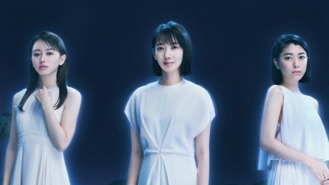 波瑠・成海璃子・山本舞香　純白衣装で美しい“ホタルの精”に…3人の「2022年に挑戦したいこと」は？