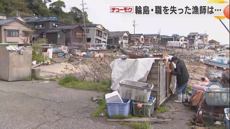 漁の道具を片付ける梅本嘉之さん
