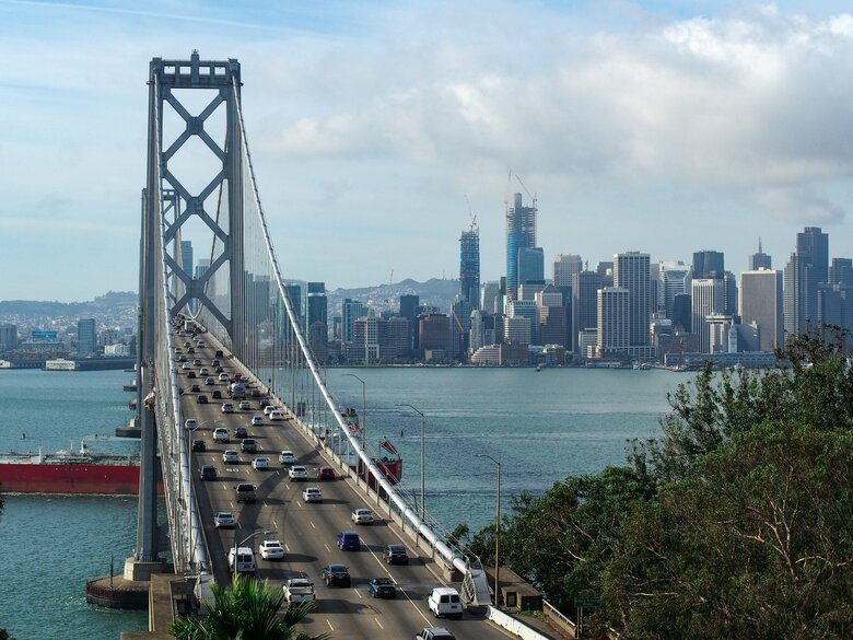 サンフランシスコとオークランドベイ・ブリッジ