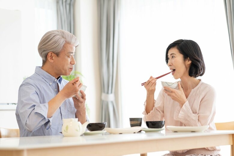 60代以降も「食」はおろそかにしない（画像：イメージ）