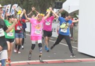 「生きてて良かった」“電撃性紫斑病”の義足ランナーが娘２人と獲得した「栄光の金メダル」【大阪発】