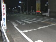 後ろで大きな音…男性が振り向くと横断歩道で倒れた女性と走り去る車 女性は死亡 ひき逃げ事件として捜査