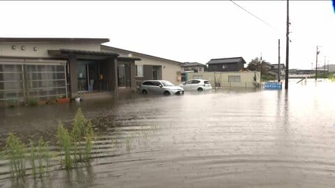 車が水没…ドアを蹴り脱出「死ぬかと思った」　富山・石川で一時「大雨特別警報」複数の川が氾濫　秋田県沿岸で線状降水帯発生の可能性