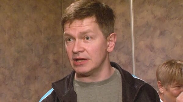 ウクライナ育ちロシア国籍の通訳男性の苦悩と希望 2つのルーツ「侵攻に罪悪感」「いずれ家族と故郷ドニプロへ」 |FNNプライムオンライン