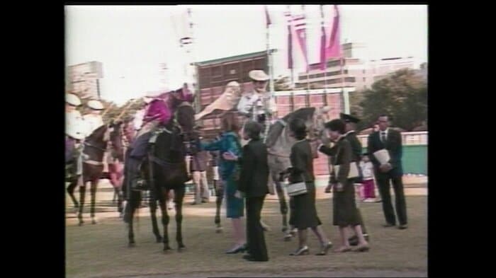 昭和61年(1986)年10月　赤坂御用地の青山馬場で行われた古式馬術披露