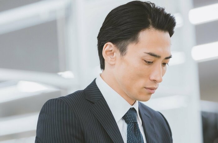 通報した社員は不満を覚え反抗的な態度に(画像:イメージ)