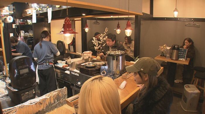 居酒屋を間借りして営業