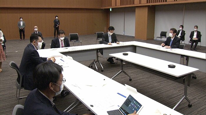 「テックチーム」の第3回会合・8日