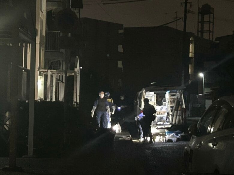 息子とみられる男性を切りつけた傷害の現行犯で男を逮捕　男性は搬送先の病院で死亡｜FNNプライムオンライン