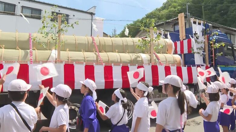 伊勢神宮で20年に1度開かれる「式年遷宮」に向けて…長野県上松町で伐採されたヒノキの「御神木」が住民に見守られ伊勢神宮へ｜FNNプライムオンライン
