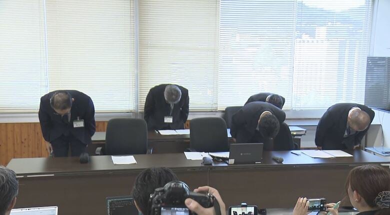 「生徒を異性として意識してしまった」高校の20代男性教師が複数回、体を触る…私的にSNSでやりとり　懲戒免職処分｜FNNプライムオンライン
