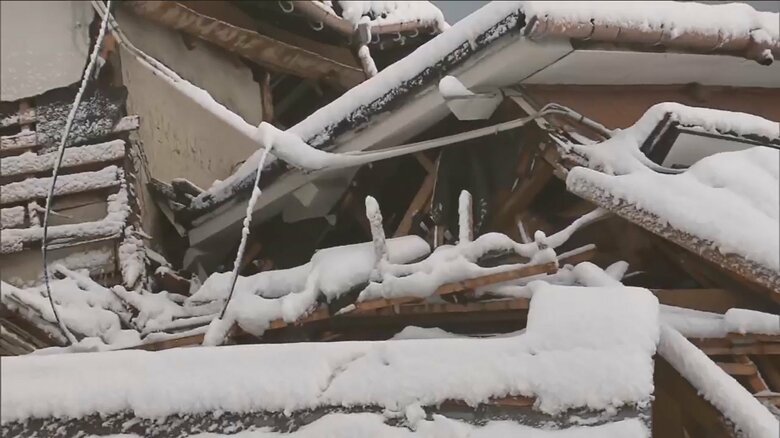 「雪も地震もいらんわ」リフォームしたばかりの家が被害に…被災地に“無情の雪”新たな建物倒壊の危険も　能登半島地震｜FNNプライムオンライン