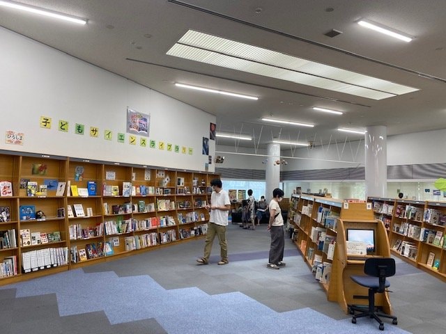 サイエンスライブラリーはオープンな空間が広がっている