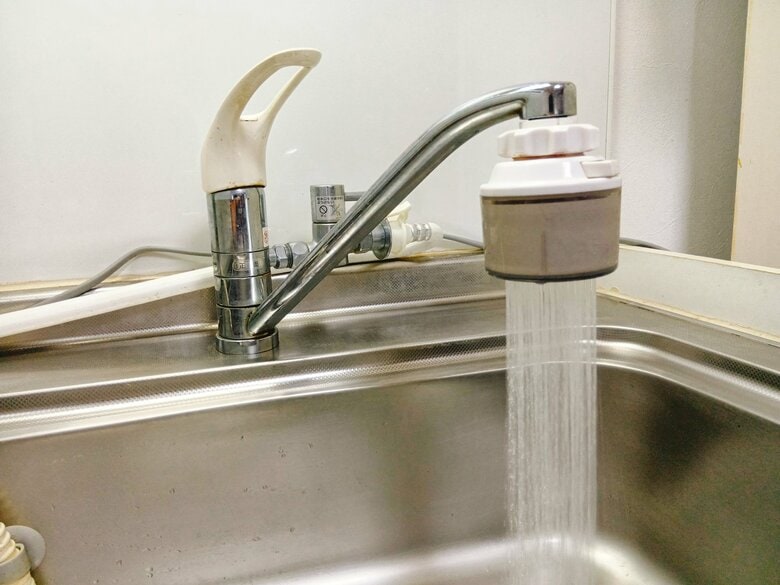 （7）家中の蛇口の水を数分出す 