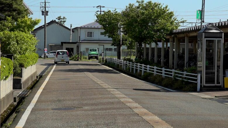 現場近くの路上