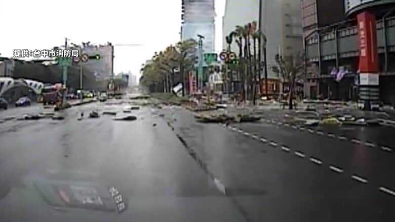 現場近くに居合わせた救急車のドラレコがとらえた爆発事故発生の瞬間（11）