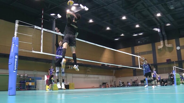 宮浦健人のスパイク練習（連続写真⑧）