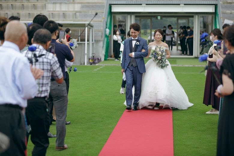 ユニリーバスタジアム新富（宮崎）で結婚式（提供元：テゲバジャーロ宮崎）