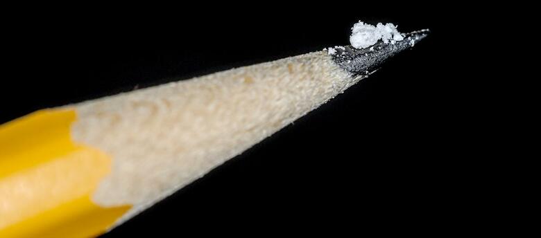 フェンタニルは鉛筆の先の量で死に至ることも（写真：DEA）