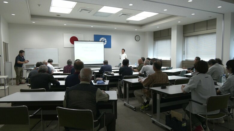 講習会には自治体の職員や猟友会のメンバーが参加