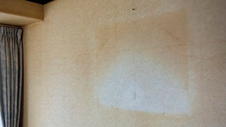 たばこ臭やヤニの付着は高くつく（画像はイメージ）