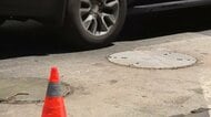 車降りた女性がマンホールに転落し死亡　蓋が大型トラック通過で外れたか「まれに起こりうる事」　アメリカ・ニューヨーク