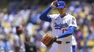 【速報】“二刀流復帰”2戦目の大谷翔平が8試合ぶり26号ツーランホームラン！ボールがファンのグラブに当たってフィールドにポトリ…子供涙　ドジャース快勝