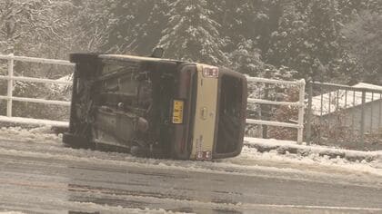 車のスリップや横転事故も…東海地方は本格的な冬の寒さに タイヤ交換で週末のカー用品店に多くの客