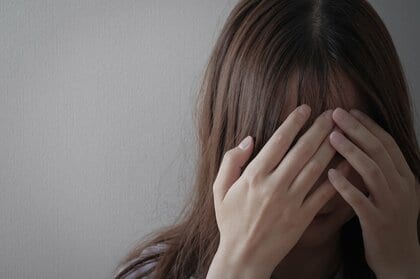 「下着が見えちゃうよ」「体型良いね」元同僚に性的発言や“ちゃん付け”呼び…繰り返された言動をセクハラ認定　裁判所が慰謝料を命じた背景