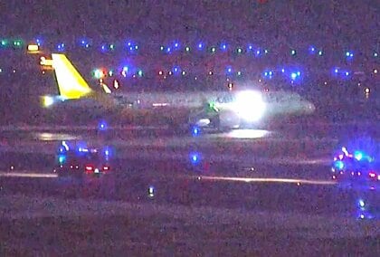 新千歳空港の滑走路上でフィリピンからの航空機が停止…ケガ人なし…2本ある滑走路のうち1本閉鎖…車輪が動かなくなったとの情報も