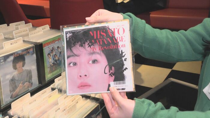 サイン入りのレコードも