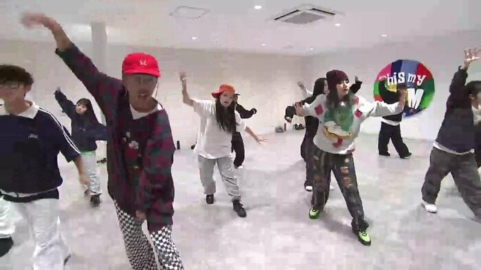 選抜チームのメンバーと一緒に練習する阿部さん夫婦