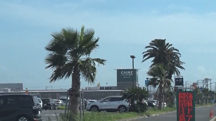 飛行機も“グラグラ”で着陸 大気不安定 4連休前半は雨もよう