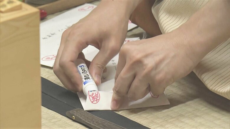 「王位戦」第4局でも封じ手の場面で藤井七冠をフォロー…シリーズ通じて佐々木七段の優しさが｜FNNプライムオンライン