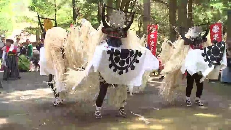 「シシになる。」東京の広告マンがシシ踊りの踊り手へ…岩手・遠野市に移住した作家が柳田国男「遠野物語」最終話の謎を踊りでひも解く～「夏はシシ、冬は作家」の二刀流で文化継承｜FNNプライムオンライン